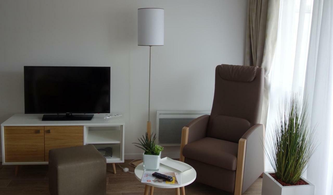 Domitys - Les Robes D'Airain Aparthotel Caen Bagian luar foto